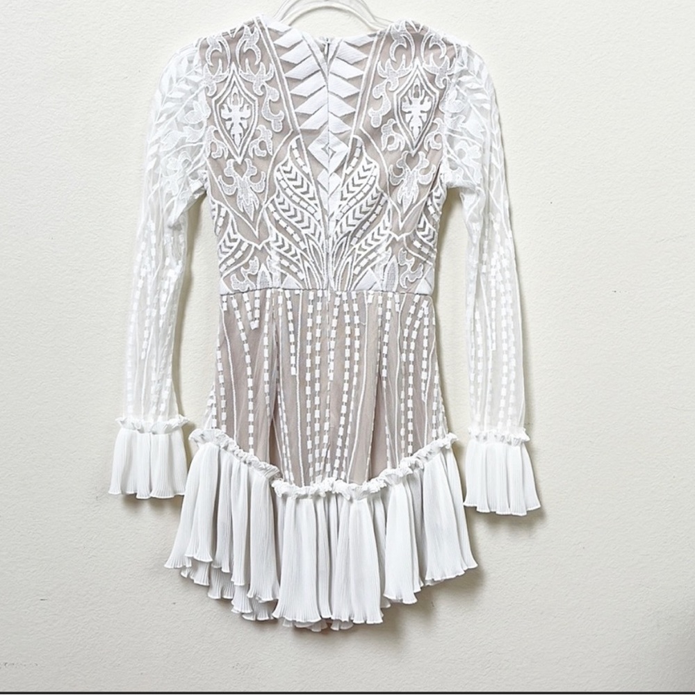 Absolutely loved this dress saints + secrets VICI size small but fits xs!